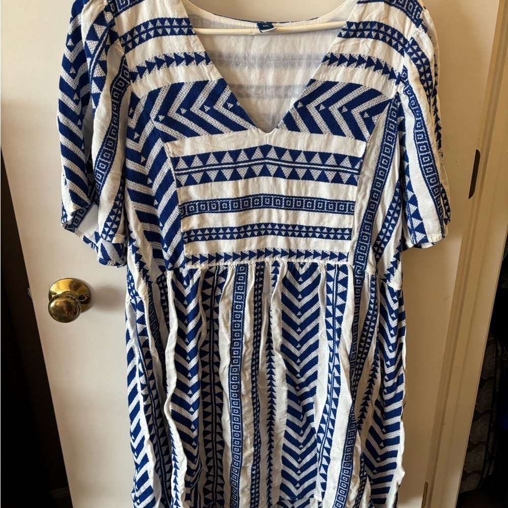 Old Navy Blue and White Geometric Pattern Dress with Pockets